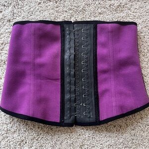 Verox Corset Size 34 Waist Trainer Shapewear Steampunk Ren Faire Gothic Purple